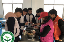 天寒地凍，敬老院送溫暖
